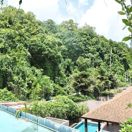 Panwaburi Beachfront Resort - Sha Extra Plus Extérieur photo View of the resort