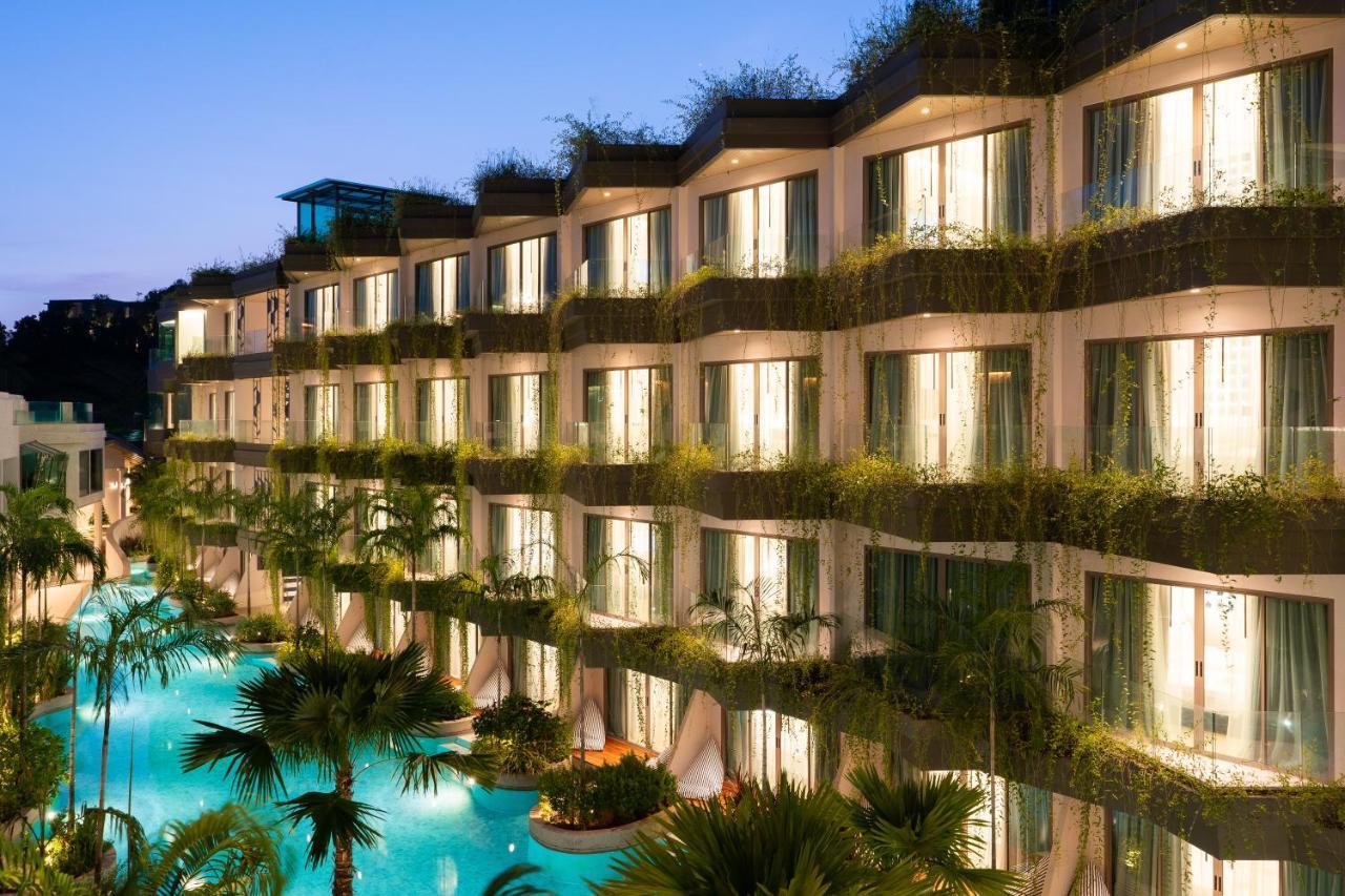 Panwaburi Beachfront Resort - Sha Extra Plus Extérieur photo The hotel at night