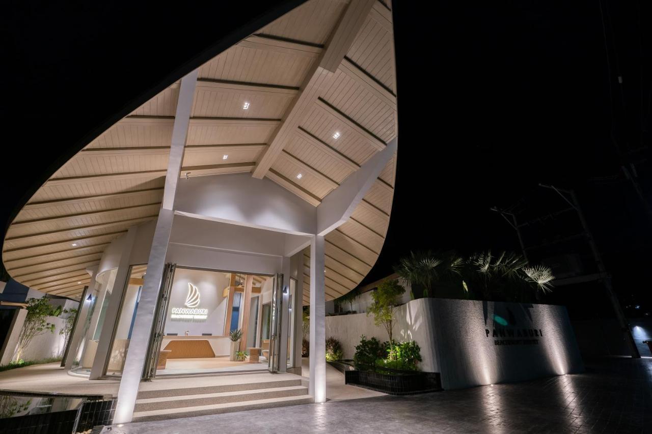 Panwaburi Beachfront Resort - Sha Extra Plus Extérieur photo The entrance of the resort
