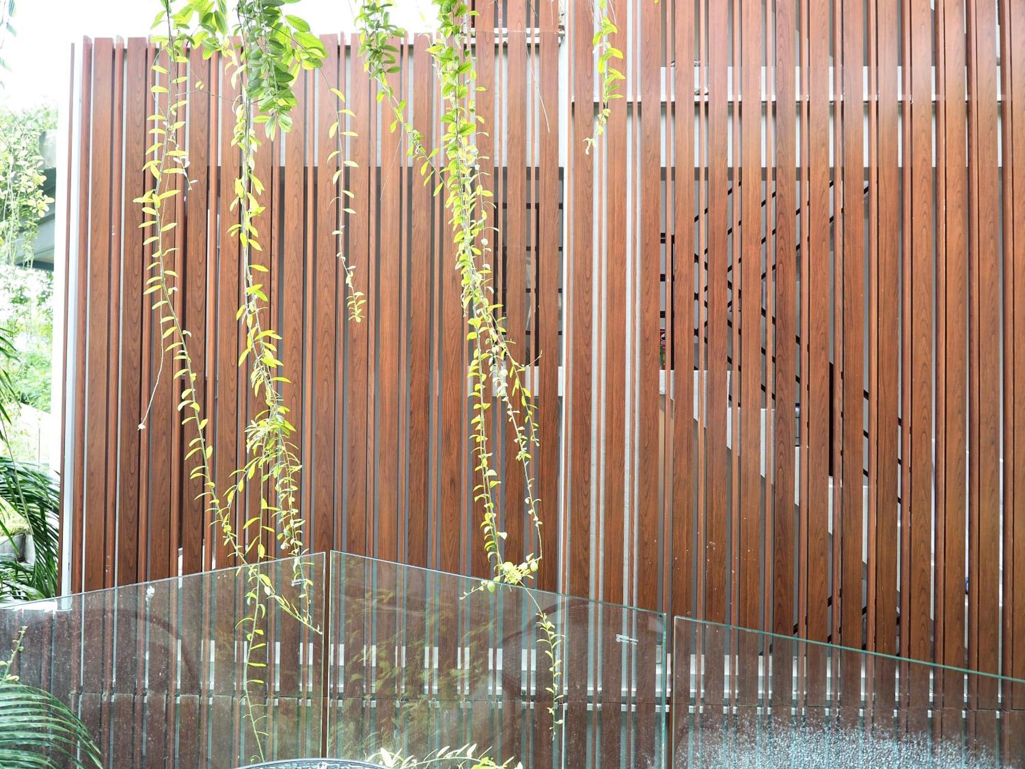 Panwaburi Beachfront Resort - Sha Extra Plus Extérieur photo Detail of the house